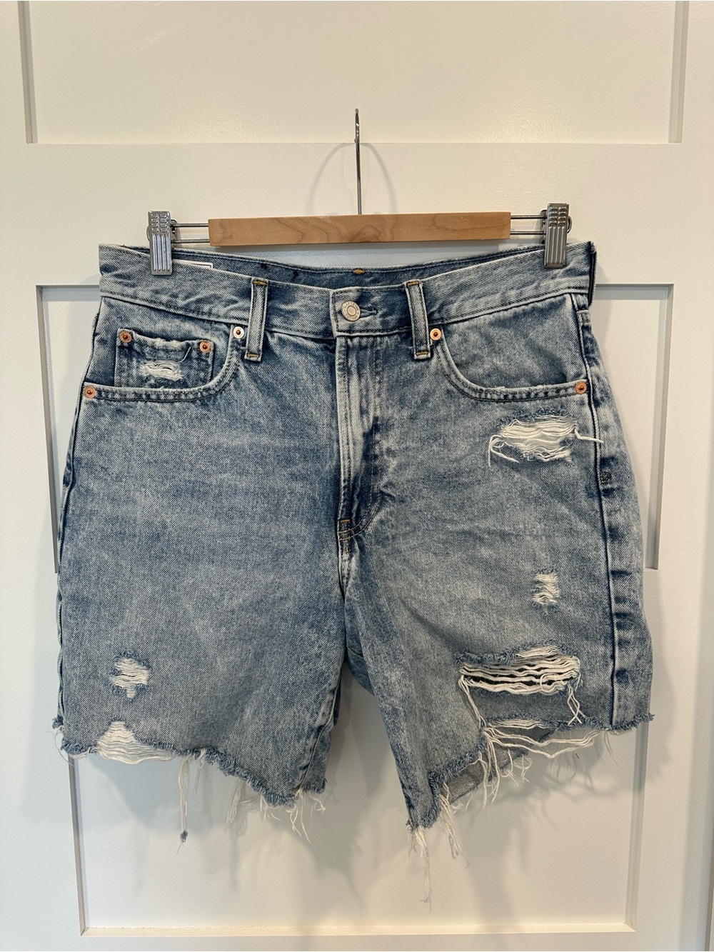 GAP Light Wash Distressed Denim Women’s Shorts